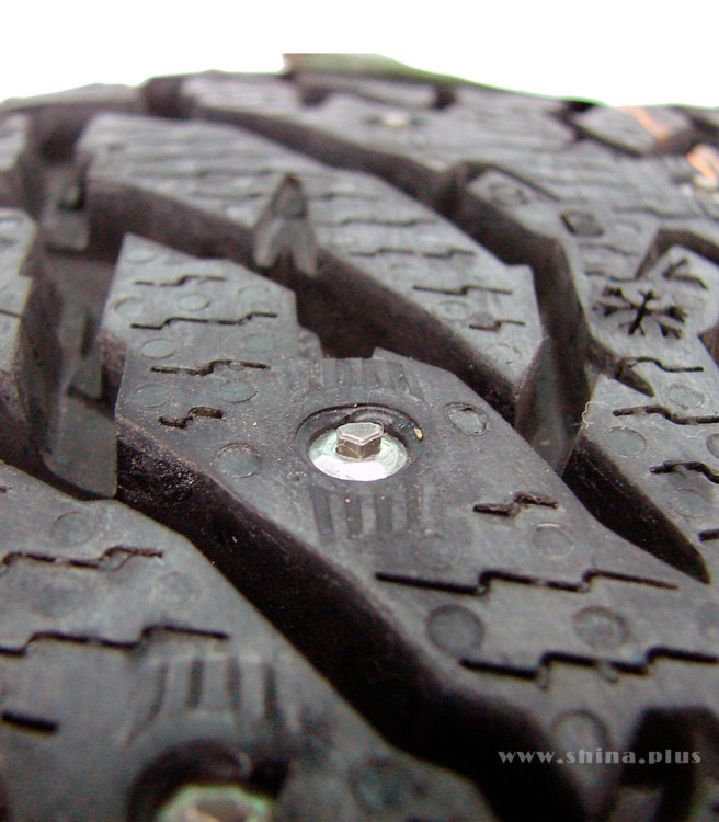 215/55 R17 Nokian Tyres (Ikon Tyres) Hakkapeliitta 9 ш 98Т (зима) а/шина