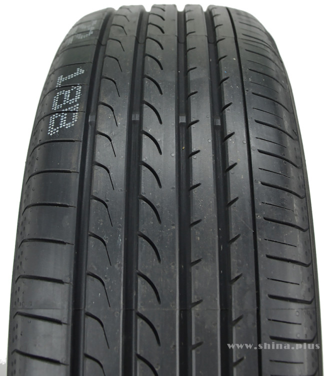 235/65  R18 Yokohama BluEarth RV-02 106V (лето) а/шина