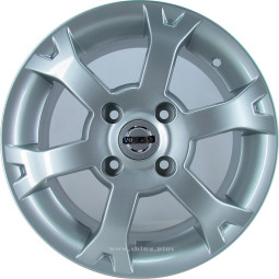 Диск R15 4x114,3 Replica (OД NI546) 6,0J ET40 D66,1 Silver