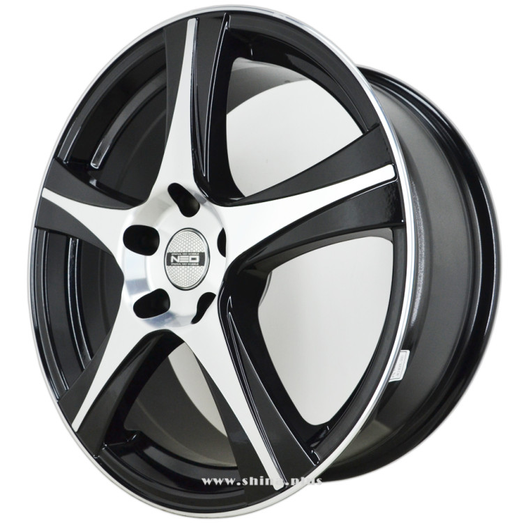 Диск R18 5x114,3 Tech Line 843 7,0J ET40 D67,1 BD